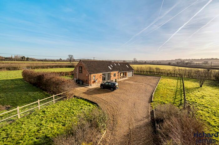 4 Bedroom Detached House For Sale In Dauntsey, Chippenham, SN15