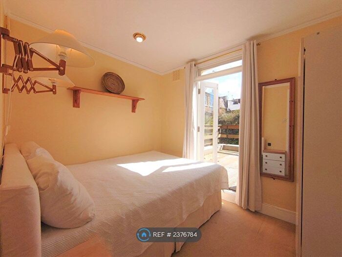 1 Bedroom Flat To Rent In New Kings Road, London, SW6