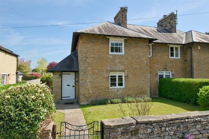 3 Bedroom Semi-Detached House For Sale In Main Street, Gilling East, York, YO62
