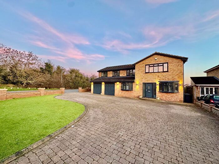 5 Bedroom Detached House For Sale In Rogate Road, Putteridge, Luton, Bedfordshire, LU2