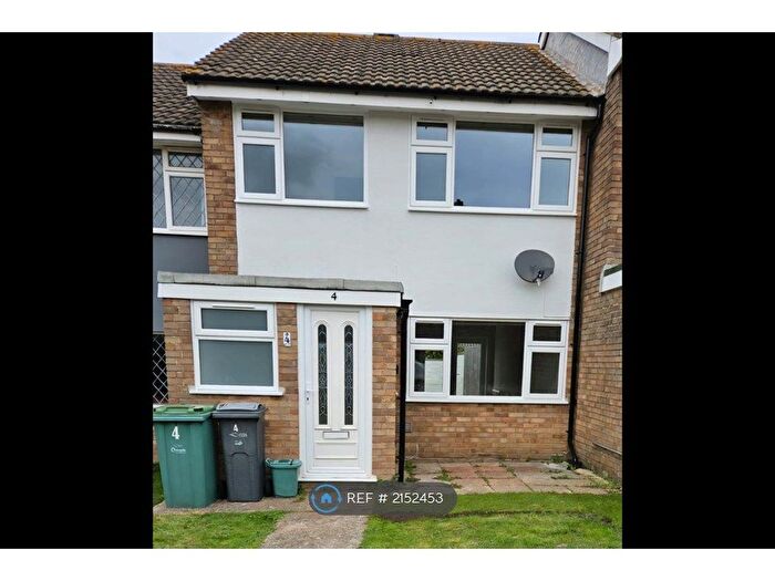3 Bedroom Terraced House To Rent In Harvey Close, East Cowes, PO32