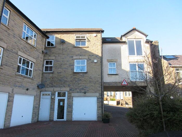 2 Bedroom Apartment To Rent In Bank Road, Lancaster, LA1