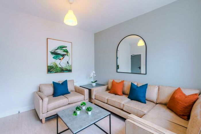 7 Bedroom Terraced House To Rent In Cawdor Road, Manchester, M14