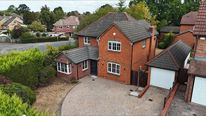 4 Bedroom Detached House For Sale In Chaffinch Close, Tilehurst, RG31