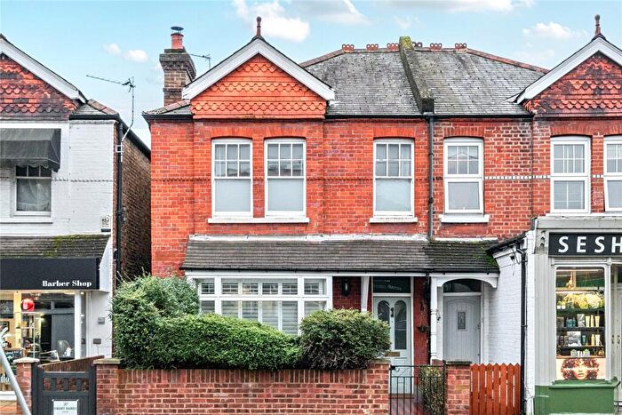 3 Bedroom Semi Detached House For Sale In Walton Road, East Molesey, KT8