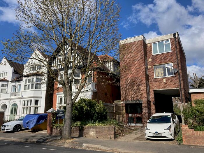 2 Bedroom Flat To Rent In Hurst House, Amherst Road, Ealing, W13