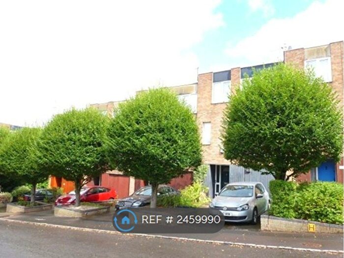 4 Bedroom Terraced House To Rent In Leyburn Gardens, Croydon, CR0