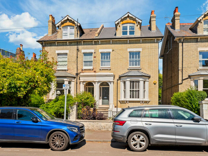 3 Bedroom Apartment To Rent In Crescent Road, Kingston, KT2