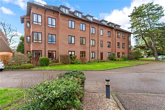 3 Bedroom Flat To Rent In Barrington House, Southacre Drive, Cambridge, CB2