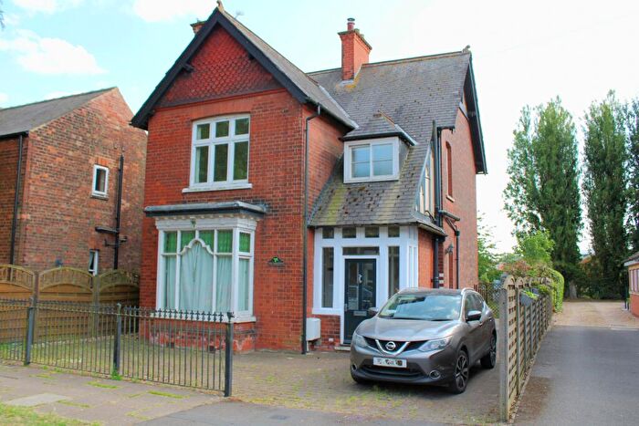 3 Bedroom Detached House For Sale In Albert Street, Brigg, DN20