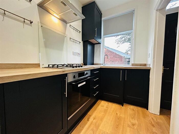 4 Bedroom Flat To Rent In Coverton Road, London, SW17