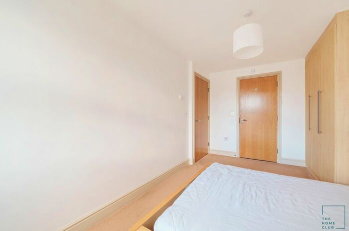 2 Bedroom Flat To Rent In Church Road, Guildford, GU1