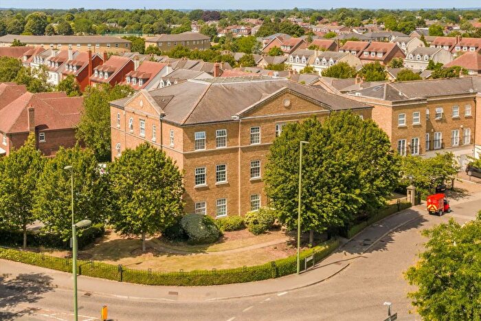 2 Bedroom Flat For Sale In Chadwick Place, Surbiton, KT6