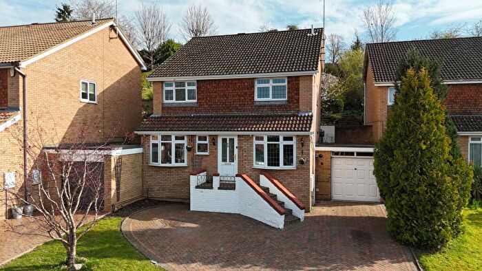 4 Bedroom Detached House For Sale In Harrow Road, Leighton Buzzard, LU7
