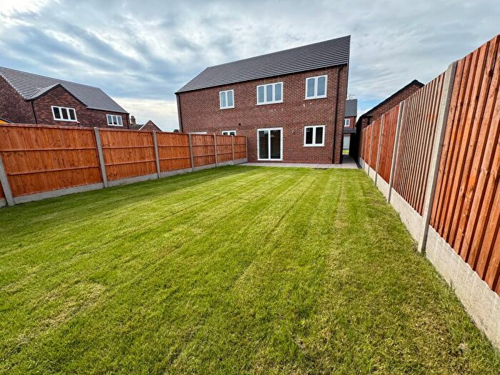3 Bedroom Semi Detached House For Sale In Manor Grove, Branston, Burton-on-Trent, DE14