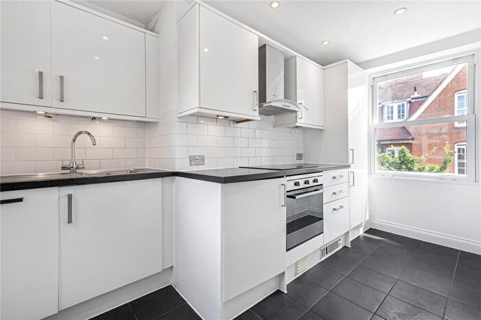 2 Bedroom Apartment To Rent In Boundary Street, Shoreditch, London, E2