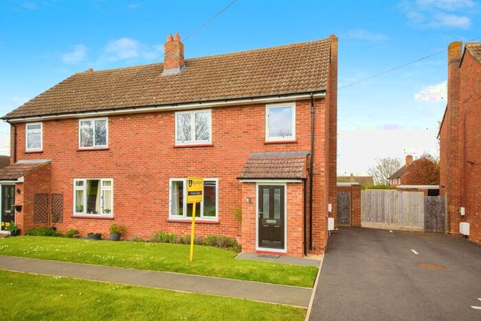 3 Bedroom Semi-Detached House For Sale In Windermere Road, Edith Weston, Oakham, LE15