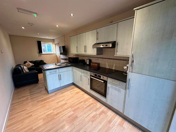 4 Bedroom Apartment To Rent In Montgomery Terrace Road, Sheffield, S6