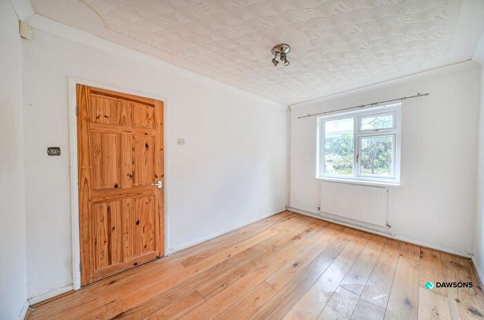 3 Bedroom Detached Bungalow For Sale In Whitestone Avenue, Bishopston, Swansea, SA3
