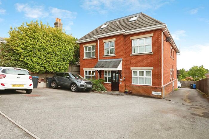2 Bedroom Flat For Sale In Cranbrook Road, Poole, Dorset, BH12