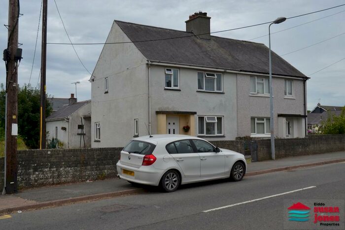 3 Bedroom Semi-Detached House For Sale In Y Ffor, Pen Llyn Peninsula, LL53