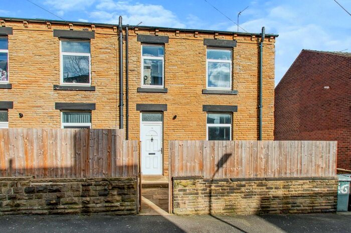 3 Bedroom End Of Terrace House To Rent In Florence Terrace, Morley, Leeds, West Yorkshire, LS27