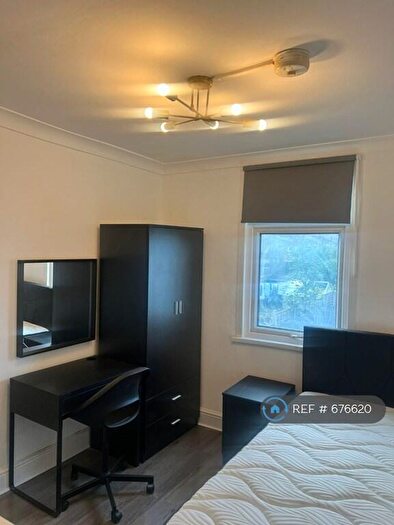 Studio To Rent In Buxton Road, Stratford, E15