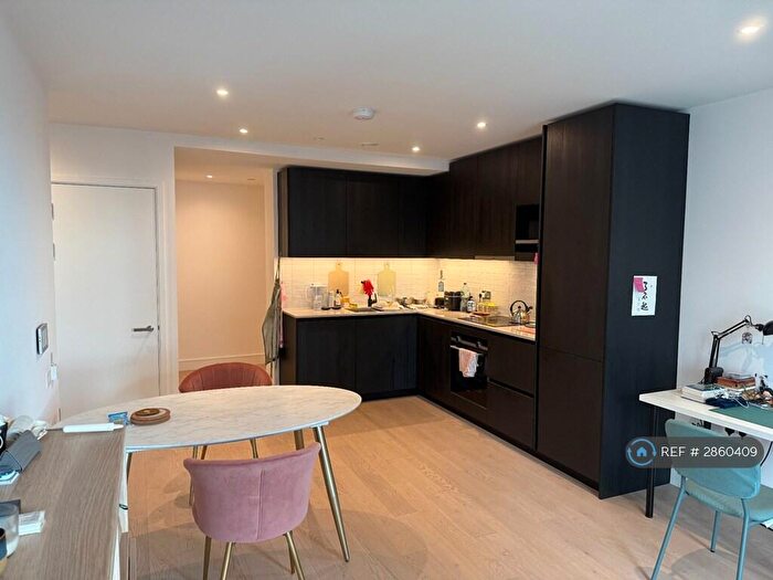 1 Bedroom Flat To Rent In Hawksbury Heights, London, SE17