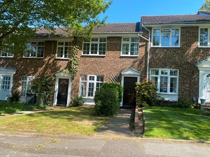 3 Bedroom Terraced House To Rent In Oakfields, Guildford, GU3