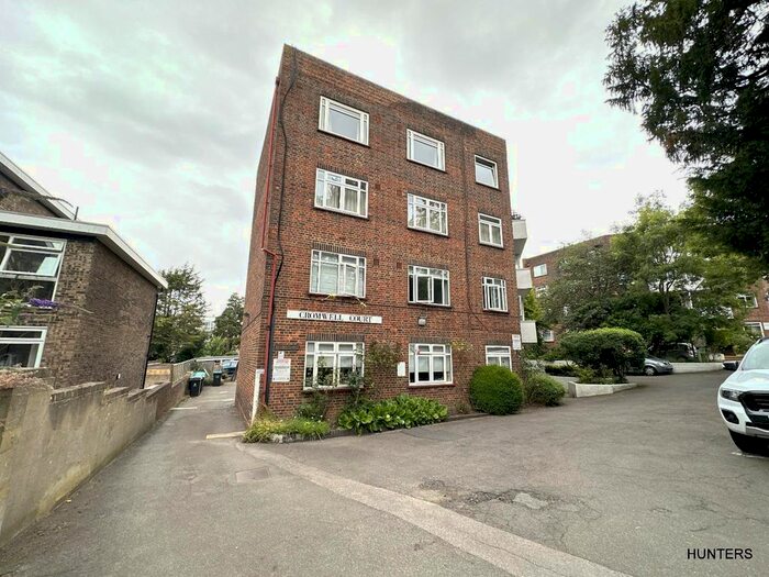 3 Bedroom Flat To Rent In Kingston Hill, Kingston Upon Thames, KT2