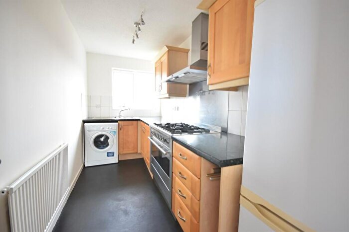 1 Bedroom Apartment For Sale In The Willows, Caversham, Reading, RG4