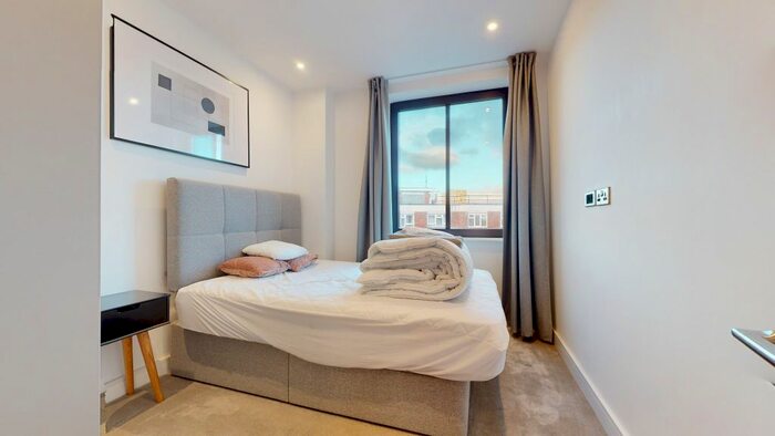 3 Bedroom Flat To Rent In Cremer Street, London, E2