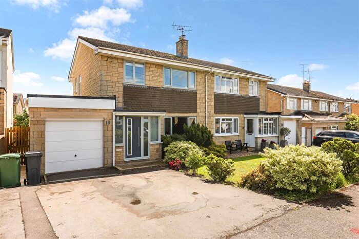 3 Bedroom Semi Detached House For Sale In Grange Close, Minchinhampton, Stroud, GL6