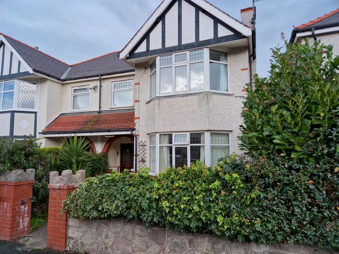 2 Bedroom Flat To Rent In Pendorlan Avenue, Colwyn Bay, LL29