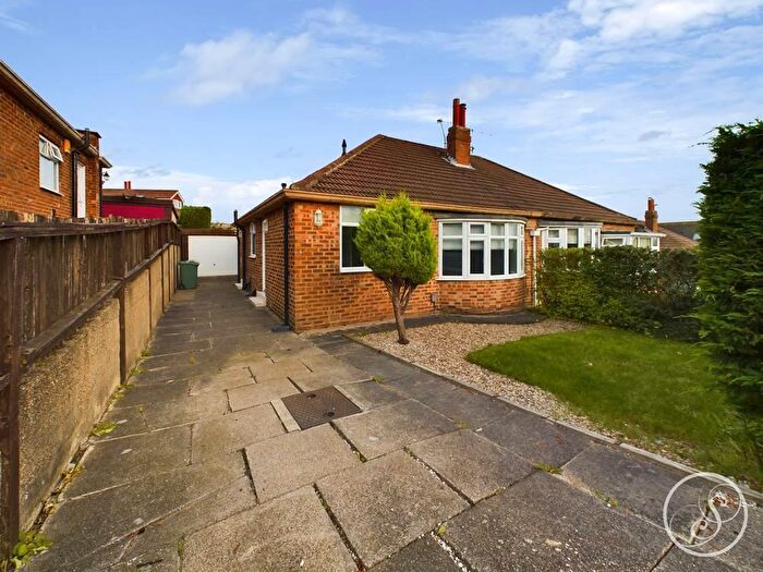 2 Bedroom Bungalow To Rent In High Moor Drive, Moortown, Leeds, LS17
