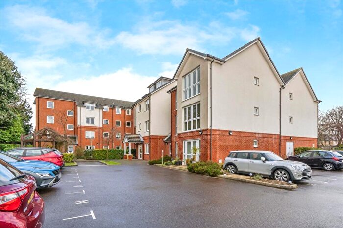 1 Bedroom Flat For Sale In Beaconsfield Road, Waterlooville, Hampshire, PO7