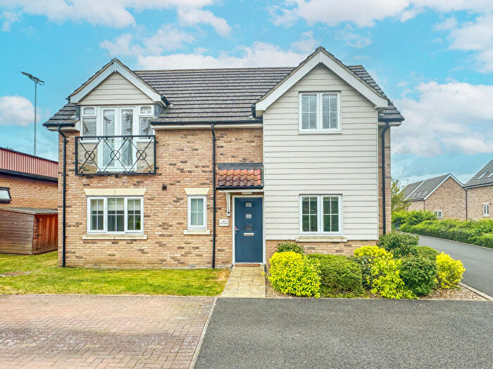 2 Bedroom Flat For Sale In May Gardens, Newmarket, Suffolk, CB8