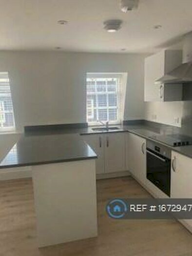 2 Bedroom Flat To Rent In Carlton Crescent, Southampton, SO15