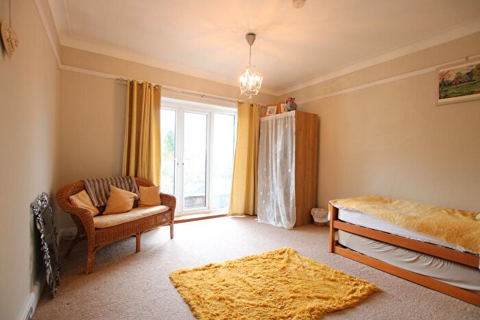 5 Bedroom Detached House For Sale In Bassett, Southampton, SO16