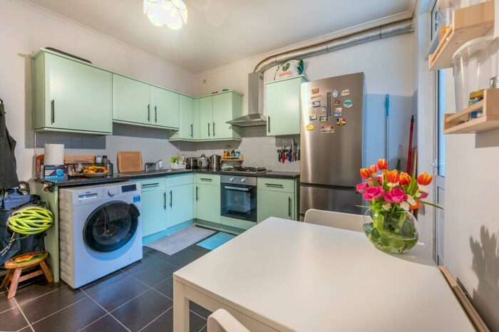 3 Bedroom Terraced House To Rent In Harcourt Road, Stratford, London, E15