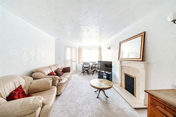 1 Bedroom Flat For Sale In Crosfield Court, Lower High Street, Watford, Hertfordshire, WD17