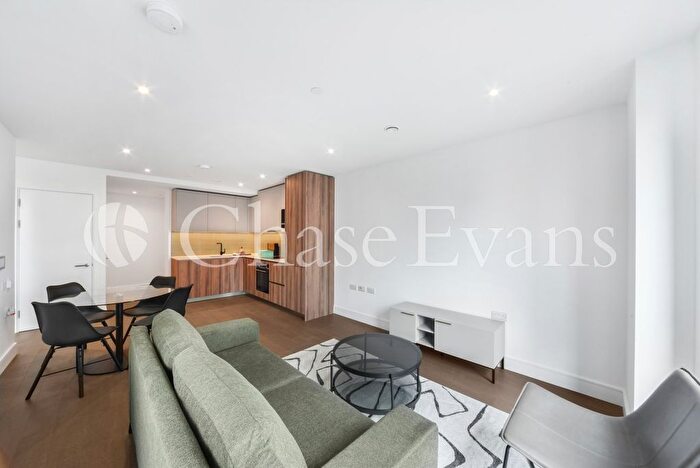 1 Bedroom Flat To Rent In Hewson Way, Park Amp; Sayer, Elephant And Castle, London, SE17