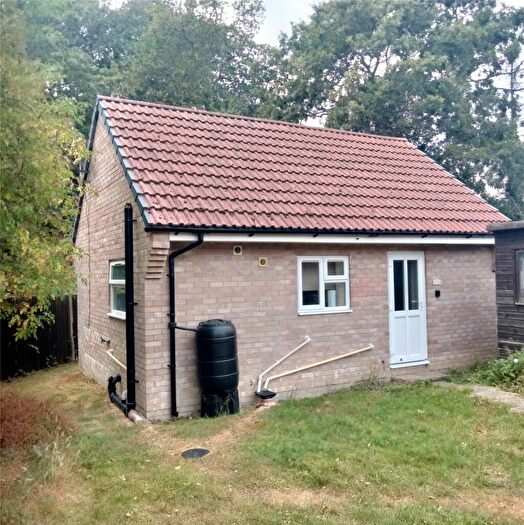 1 Bedroom Cottage To Rent In Woodthorpe Gardens, Sarisbury Green, Southampton, SO31