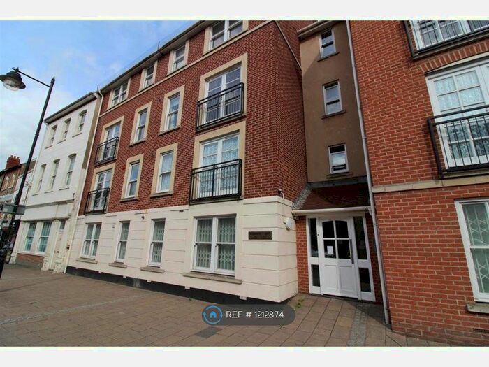 2 Bedroom Flat To Rent In Blenheim Court, Reading RG1