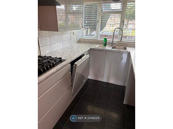 5 Bedroom Terraced House To Rent In Trident Drive, Houghton Regis, Dunstable, LU5