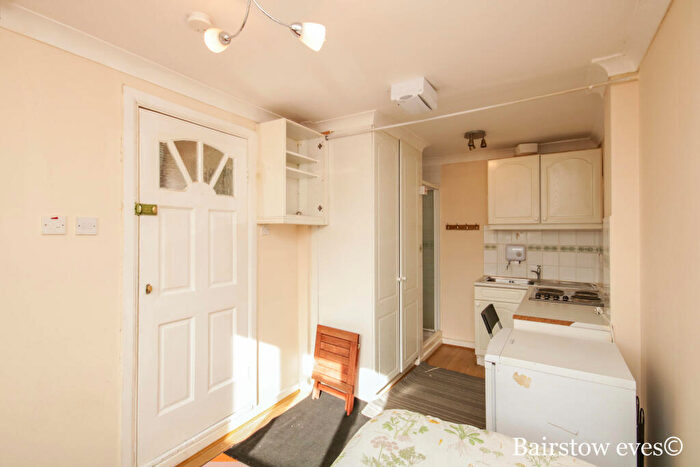Studio To Rent In Kinnaird Way, Woodford Green, IG8