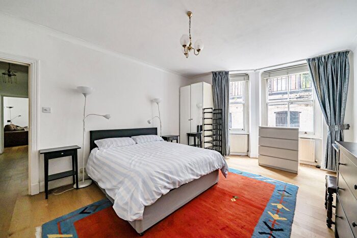 1 Bedroom Flat For Sale In Montagu Mansions, Marylebone, London, W1U