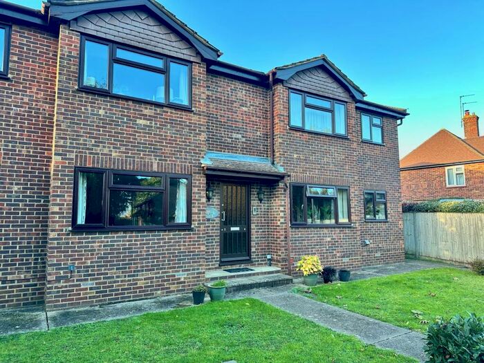 2 Bedroom Apartment To Rent In Little Marlow Road, Marlow, SL7