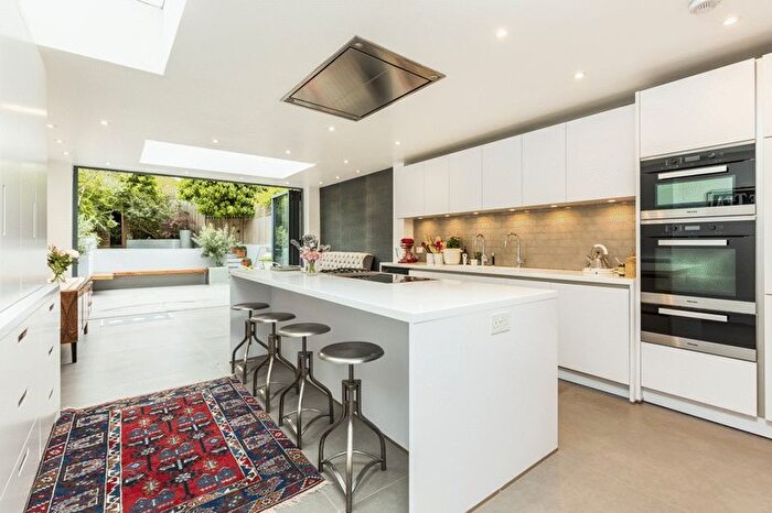 5 Bedroom Terraced House To Rent In Greenside Road, London, W12
