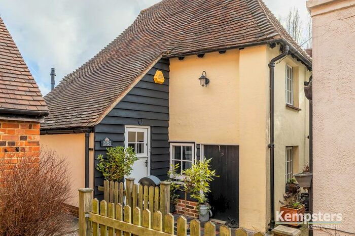 1 Bedroom Semi-Detached House For Sale In Cricketers Lane, Herongate, Brentwood, CM13